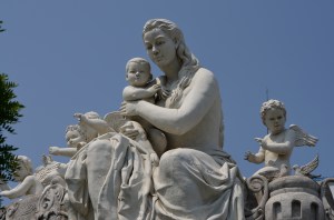 Entrance to the 'Tong li Gong Palace' in Kaifaqu, Dalian Development Area, China