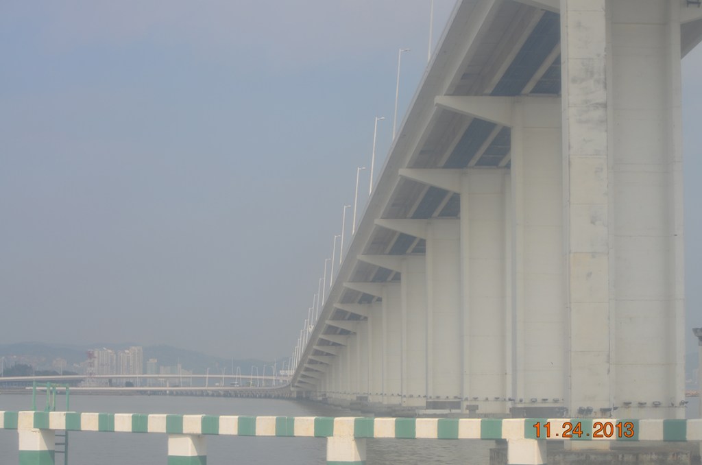 Governor Nobre de Carvalho Bridge to the Cotai casinos, Macau-Taipa Bridge