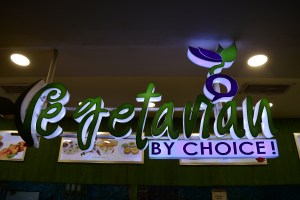 Love the fact that India the main choice is vegetarian and that meat eaters are like smokers or Trump supporters...