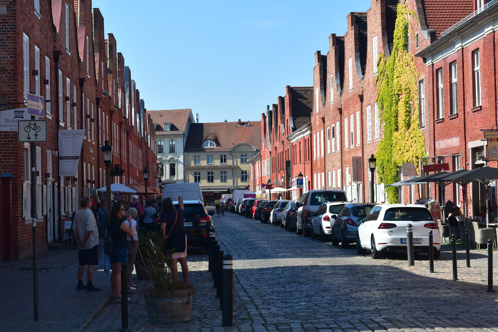 the Holländerhäuser (“Dutch houses”)