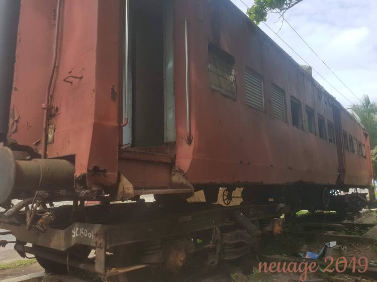 The 2004 Sri Lanka tsunami-rail disaster is the largest single rail disaster in world history by death toll, 
with probably 1,700 fatalities or more. It occurred when a crowded passenger train was destroyed on a 
coastal railway in Sri Lanka by a tsunami which followed the 2004 Indian Ocean earthquake