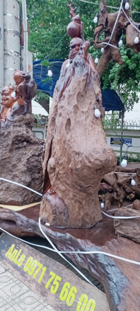 wood and tree sculptures 