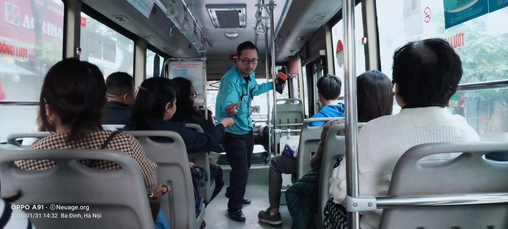 Hanoi random bus ride