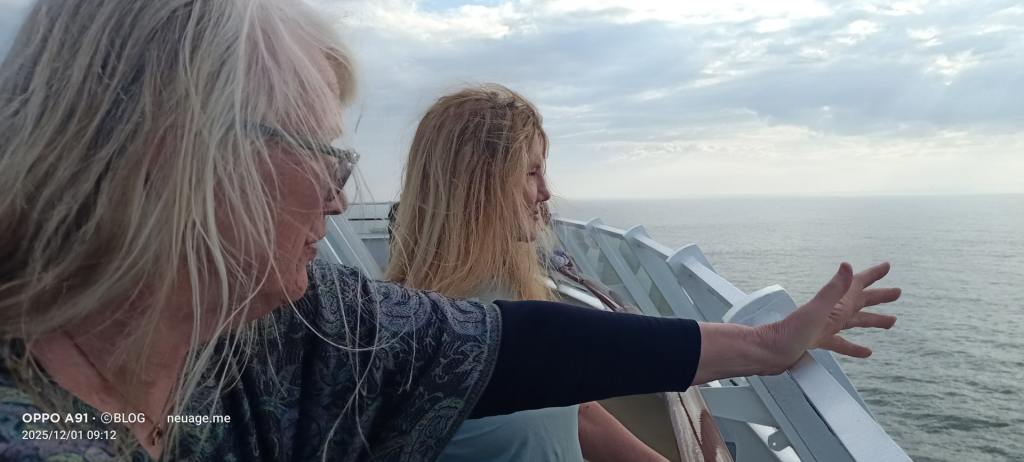 Narda helps the captain by point which way to go